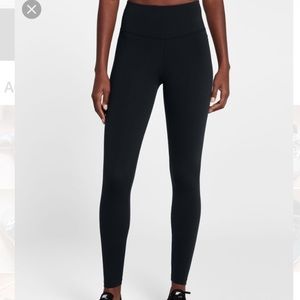 Black sculpture lux/tight fit nike leggings